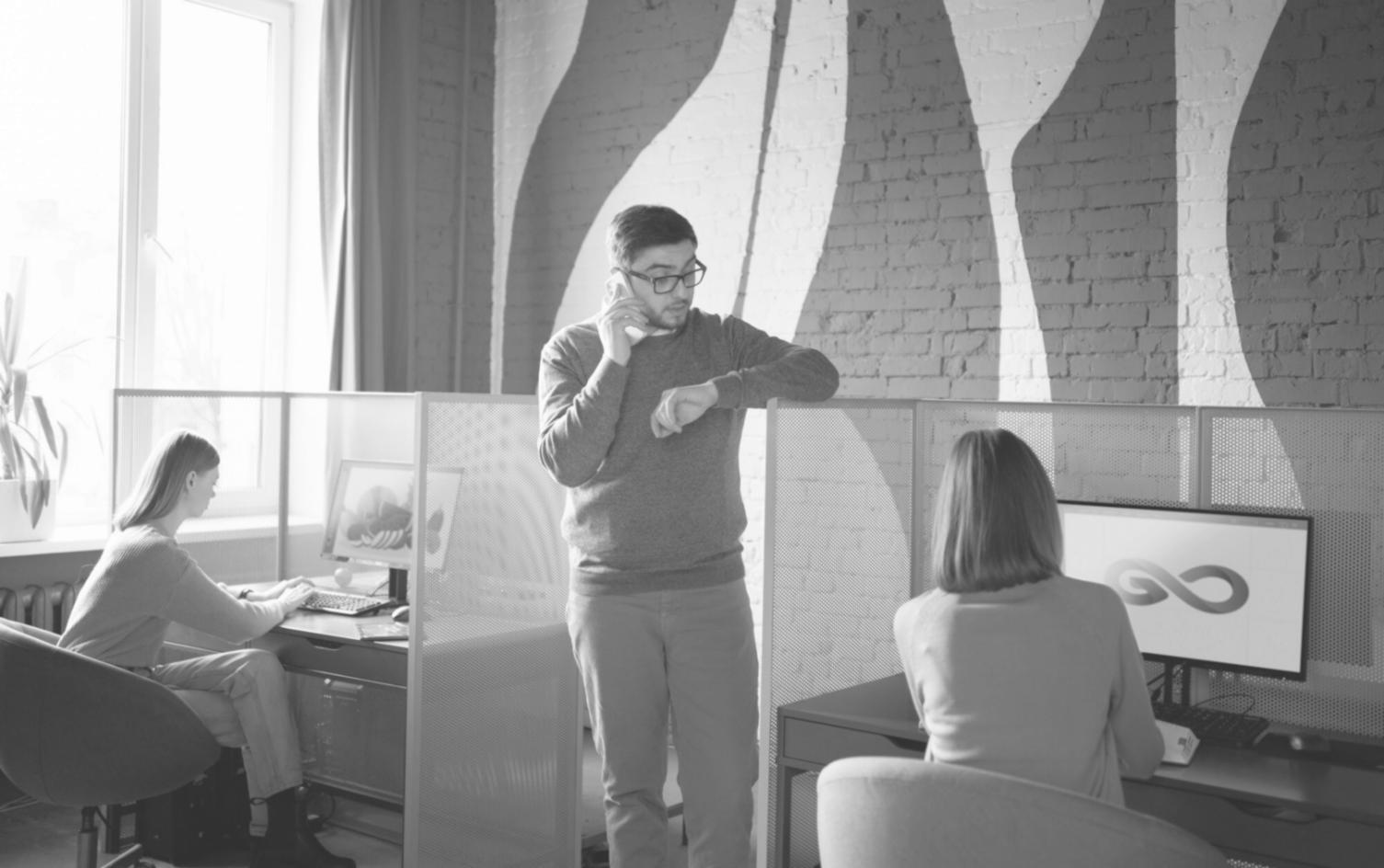 Análisis de gráficos de trading mostrando niveles de stop loss